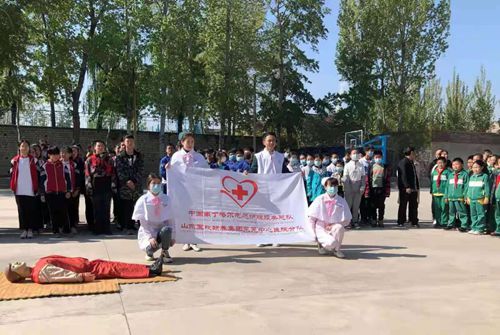 志愿隊(duì)在萊新中學(xué)_副本.jpg 志愿隊(duì)在萊新中學(xué)_副本.jpg